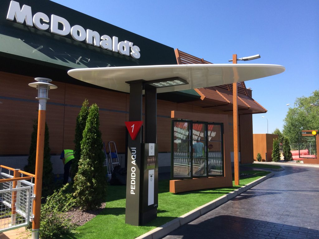 Techo de estructura para cadena de restaurantes.